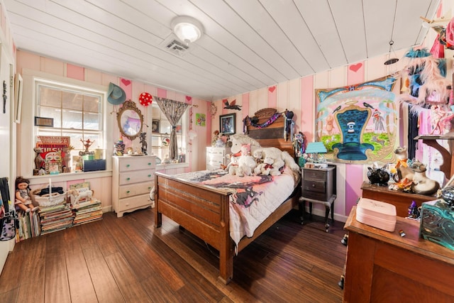 7139 Kingston Rd, Fairview, TN 37062 - bedroom featuring dark wood-style floors and wallpapered walls