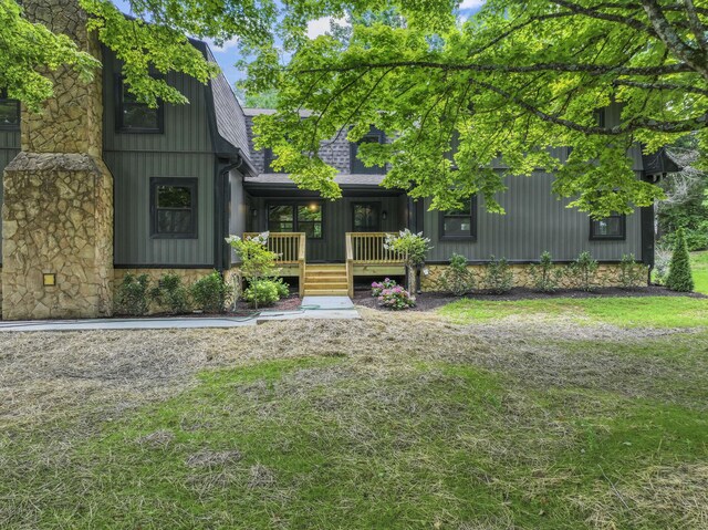 7121 Robinson Dr, Fairview, TN 37062 - view of front facade featuring covered porch and a front yard
