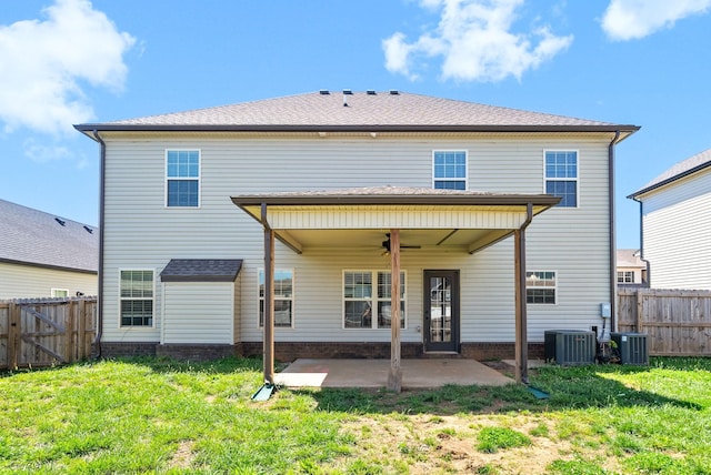 1613 Kestrel Dr, Clarksville, TN 37040 - back of house with a ceiling fan, a patio area, and a fenced backyard