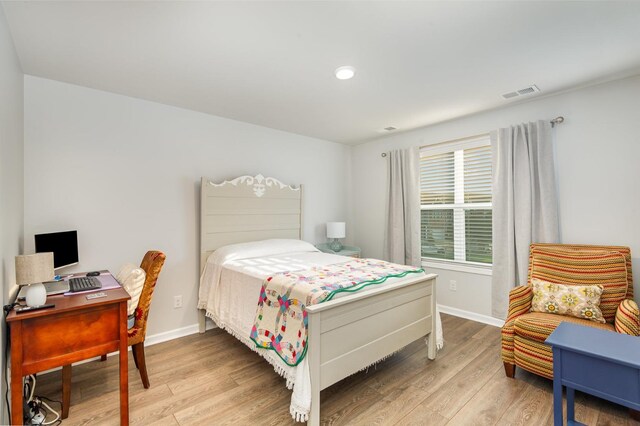 414 Manor Row, Pleasant View, TN 37146 - bedroom featuring light wood finished floors, an office area, and recessed lighting