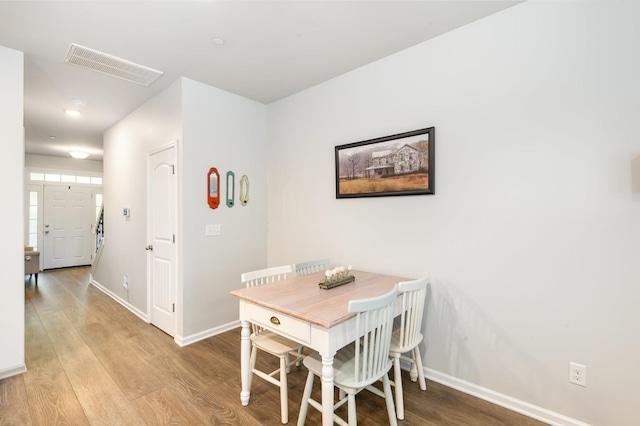 414 Manor Row, Pleasant View, TN 37146 - dining area featuring baseboards and light wood finished floors