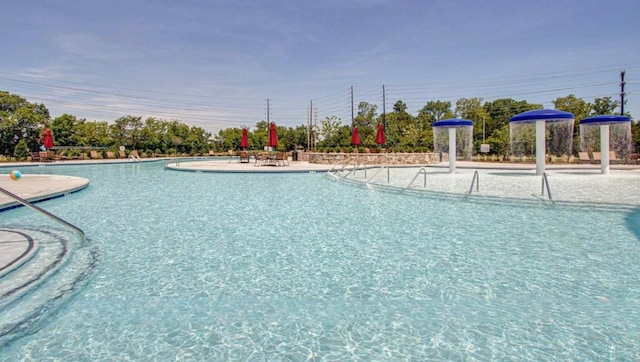 2400 Kaycee Ct, Lebanon, TN 37087 - community pool with a patio
