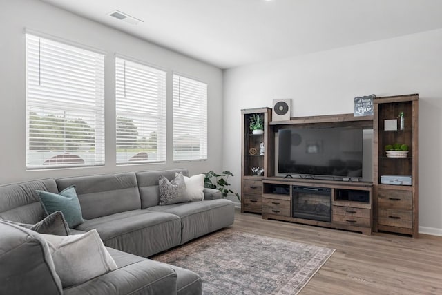 2400 Kaycee Ct, Lebanon, TN 37087 - living area with wood finished floors