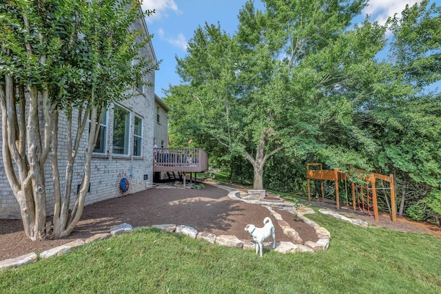 206 Stillcreek Dr, Franklin, TN 37064 - view of grassy yard with a wooden deck