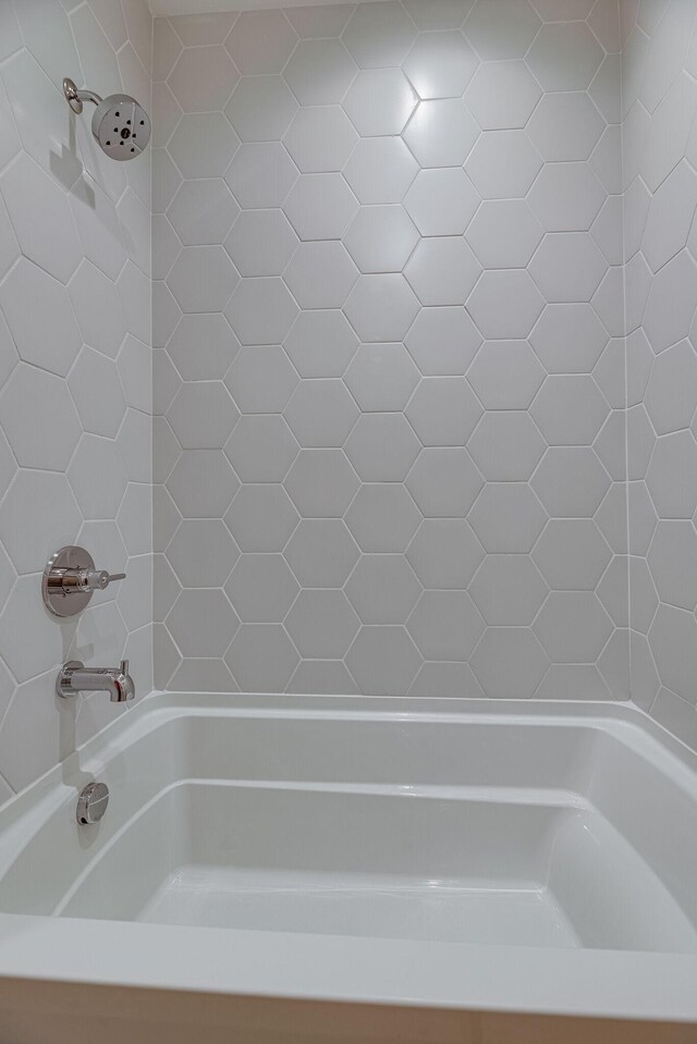 117 Shadow Springs Dr Unit 117, Brentwood, TN 37027 - bathroom featuring shower / bath combination