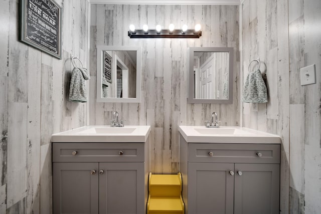 3037 Tunnel Rd, Westmoreland, TN 37186 - bathroom with two vanities