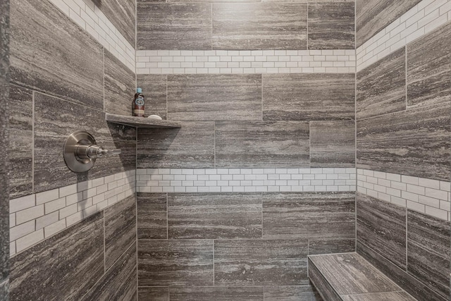 134 Chisum Ct, Clarksville, TN 37043 - full bathroom with a tile shower