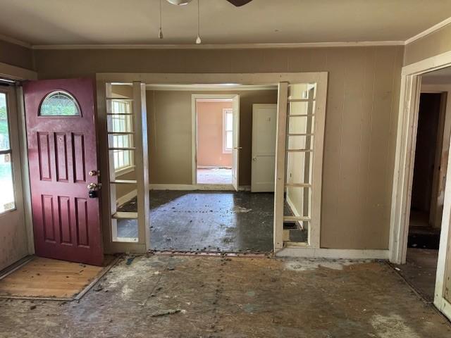 421 Hickman St, Columbia, TN 38401 - entrance foyer with ornamental molding, healthy amount of natural light, and a ceiling fan