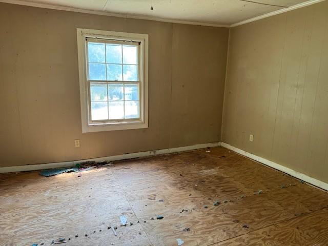 421 Hickman St, Columbia, TN 38401 - empty room with crown molding