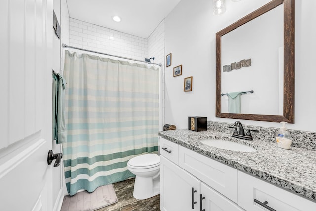 1055 Wittys Way, Clarksville, TN 37043 - bathroom with vanity, a shower with curtain, and recessed lighting