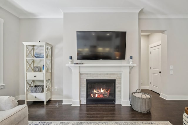 2016 Oliver Dr, Mount Juliet, TN 37122 - living area with crown molding, wood finished floors, and a fireplace