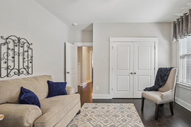 2016 Oliver Dr, Mount Juliet, TN 37122 - living room featuring dark wood finished floors and baseboards
