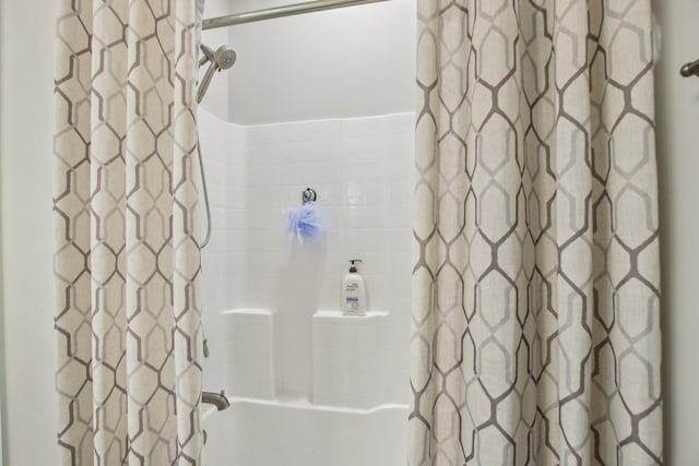 2016 Oliver Dr, Mount Juliet, TN 37122 - full bathroom featuring shower / tub combo