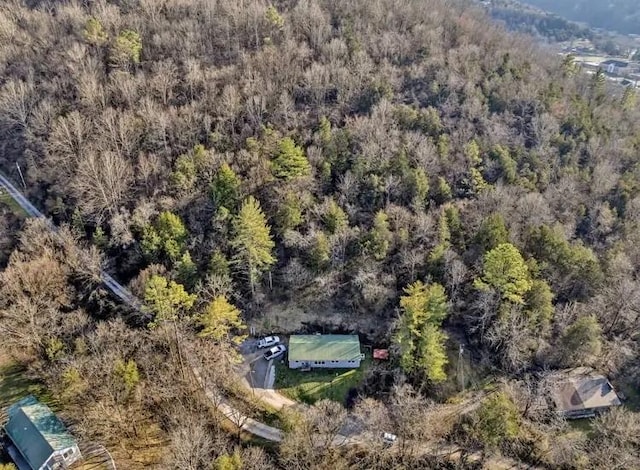 513 Draper Ln, Gainesboro, TN 38562 - aerial view of property and surrounding area featuring a forest