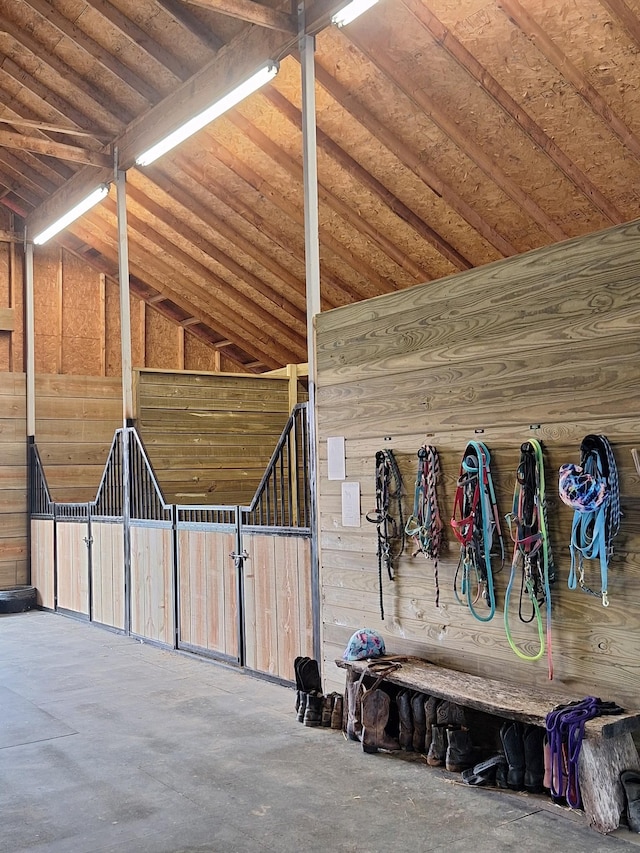 2600 Clanton Rd, Lawrenceburg, TN 38464 - view of stable
