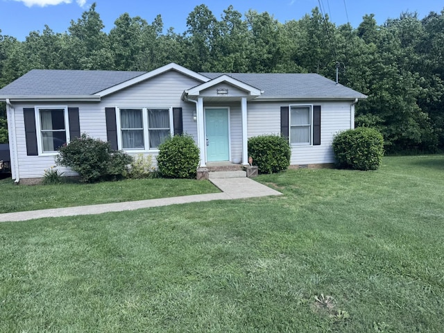 739 Carmack Ct, Clarksville, TN 37042 - view of front of house with a front lawn and a shingled roof