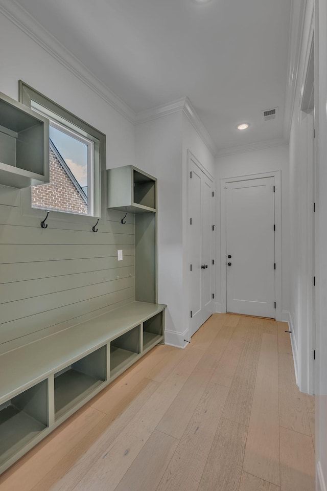6060 Pasquo Rd, Nashville, TN 37221 - mudroom featuring light wood-type flooring, crown molding, and recessed lighting