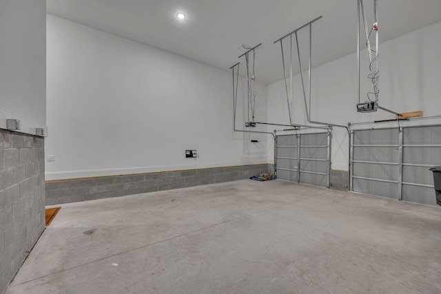 6060 Pasquo Rd, Nashville, TN 37221 - garage featuring a garage door opener