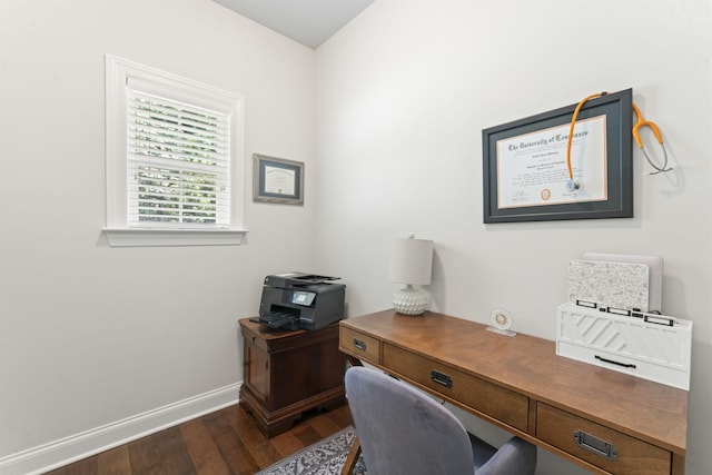 239 Mcclaran Pl, Murfreesboro, TN 37129 - office space featuring dark wood-style floors and baseboards