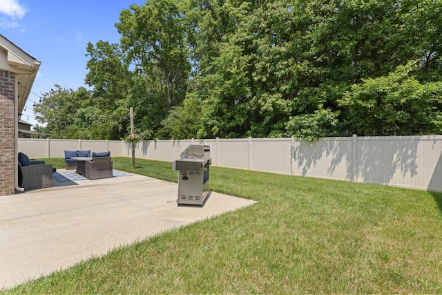 239 Mcclaran Pl, Murfreesboro, TN 37129 - fenced backyard with an outdoor hangout area and a patio area