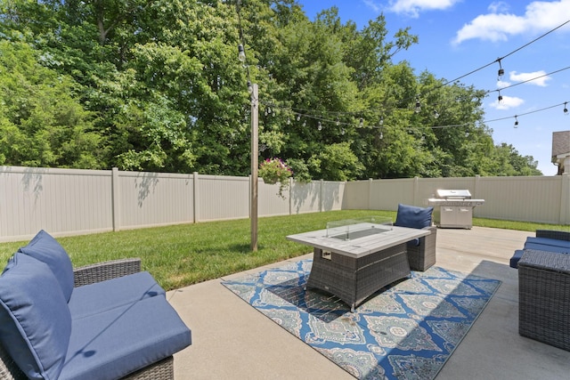 239 Mcclaran Pl, Murfreesboro, TN 37129 - fenced backyard with grilling area and a patio