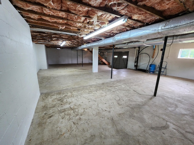 1036 Old Bottom Rd, Lafayette, TN 37083 - below grade area featuring a water pressure tank