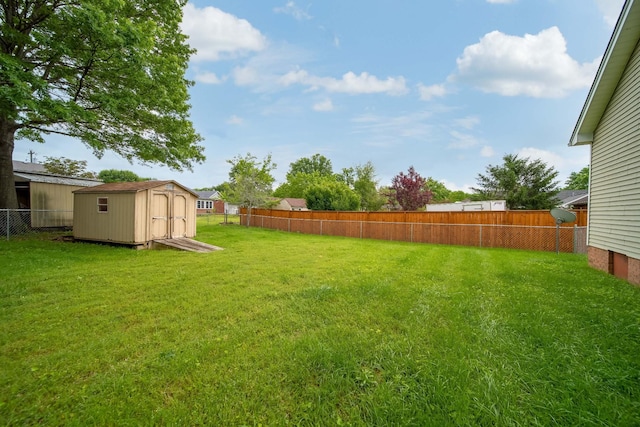 536 Deer Path, Gallatin, TN 37066 - fenced backyard featuring a storage shed