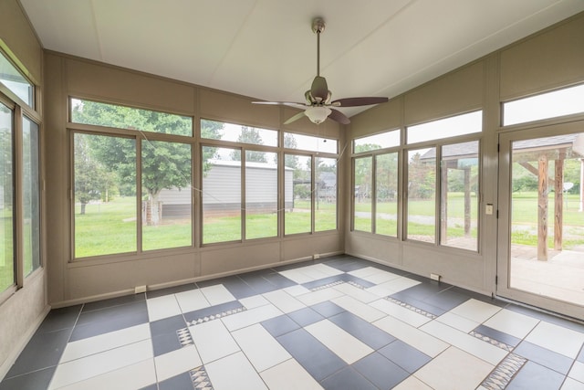 3216 Vestry Ave, Murfreesboro, TN 37129 - unfurnished sunroom with a ceiling fan and healthy amount of natural light