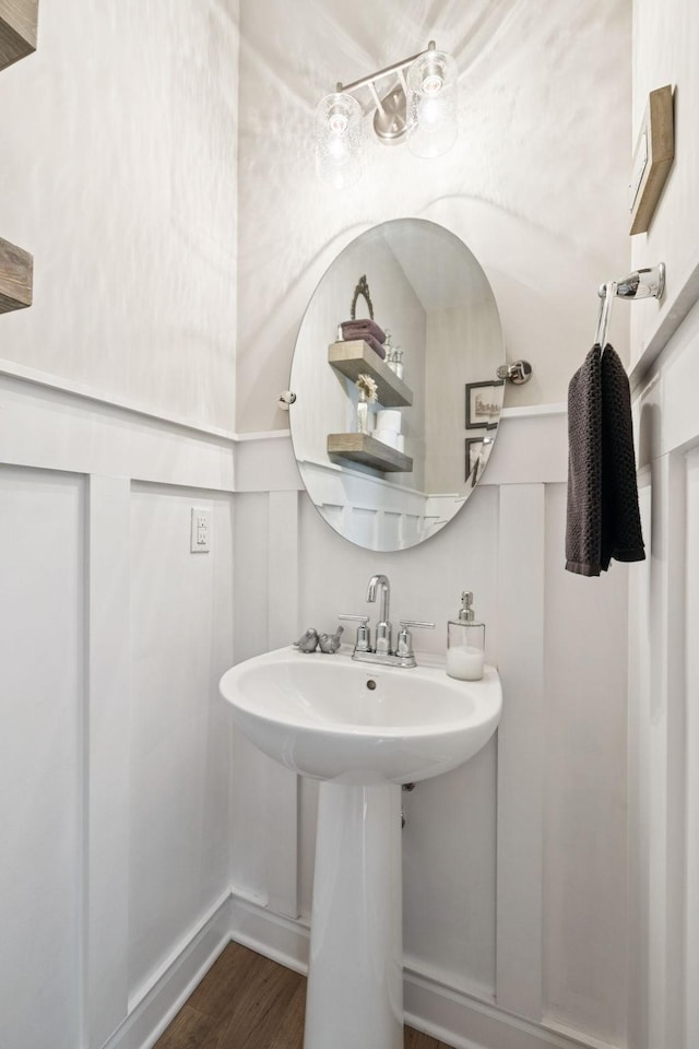 2515 Napa Valley Way, Columbia, TN 38401 - bathroom with wood finished floors and baseboards