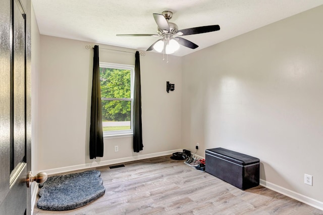 7646 S Swift Rd, Goodlettsville, TN 37072 - unfurnished room with light wood-style flooring and a ceiling fan