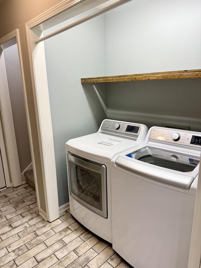 740 N Palmers Chapel Rd, White House, TN 37188 - laundry area with independent washer and dryer