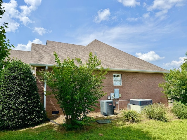 740 N Palmers Chapel Rd, White House, TN 37188 - view of side of property featuring brick siding and roof with shingles