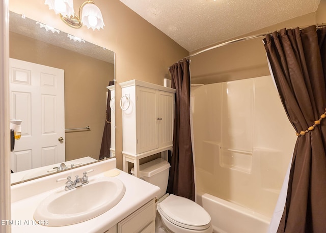100 Cusick Cir, Lenoir City, TN 37772 - full bathroom featuring a textured ceiling, shower / bath combo with shower curtain, and vanity