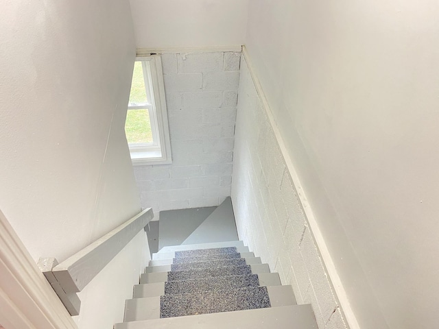 2801 Denham Ave, Columbia, TN 38401 - view of stairway