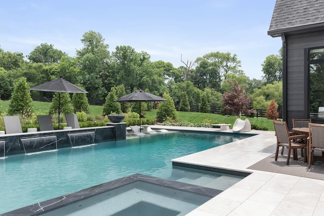 4896 Bethesda Rd, Thompsons Station, TN 37179 - outdoor pool featuring an in-ground hot tub, a patio, outdoor dining area, a lawn, and view of scattered trees