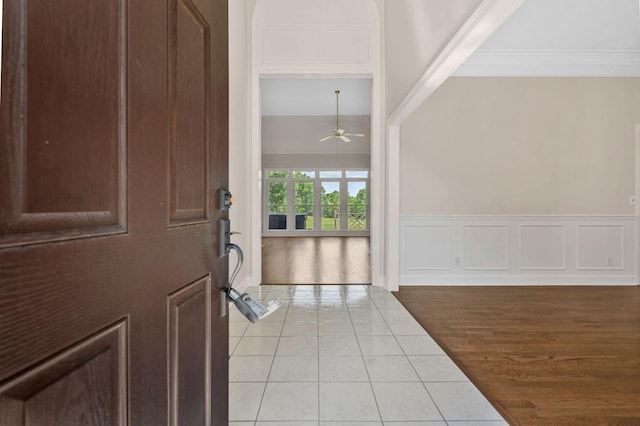 375 Natchez Trace Ct, Murfreesboro, TN 37127 - entryway featuring ceiling fan, light tile patterned flooring, and crown molding
