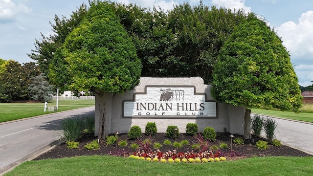 375 Natchez Trace Ct, Murfreesboro, TN 37127 - community / neighborhood sign featuring a yard