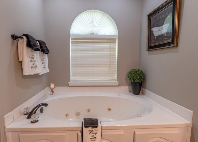1699 Burnt Oak Dr Unit 195, Dalton, GA 30721 - full bath featuring a jetted tub
