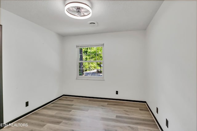 31 Windhaven Ln, Oak Ridge, TN 37830 - empty room featuring wood finished floors