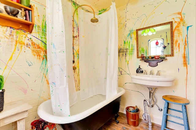 997 W 12th St, Chickamauga, GA 30707 - full bath with wood finished floors and tile walls