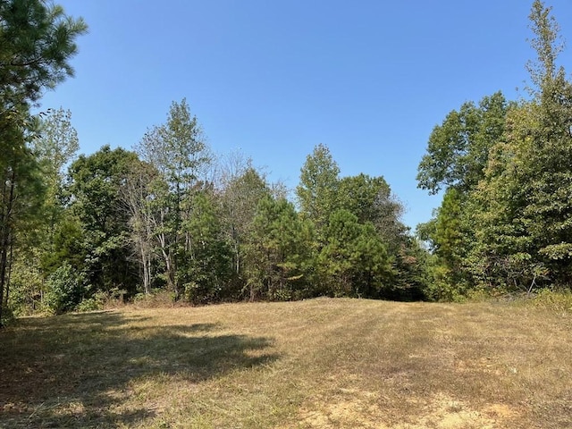 211 Little House Rd, Camden, TN 38320