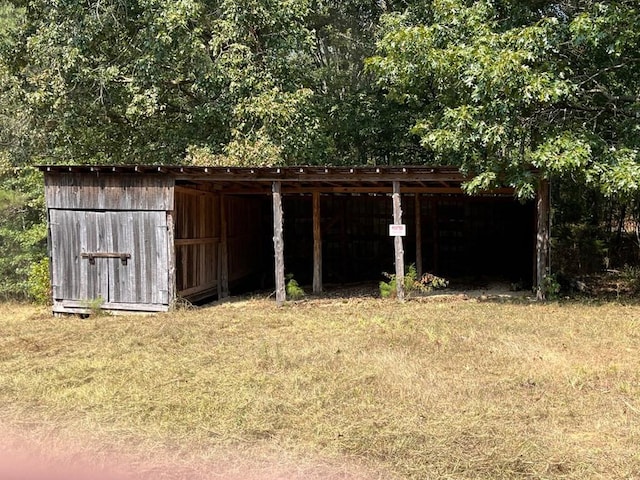 211 Little House Rd, Camden, TN 38320