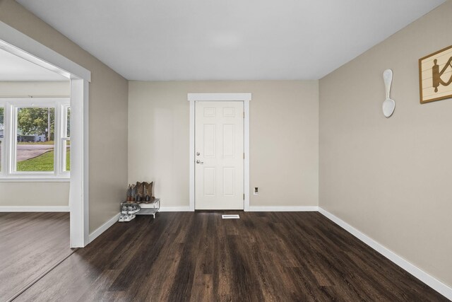 3205 Sylvia Rd, Dickson, TN 37055 - spare room featuring wood finished floors and baseboards