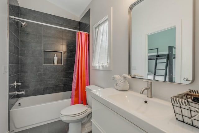 203 N 9th St Unit A/B, Nashville, TN 37206 - full bath with vanity, shower / bathtub combination with curtain, and tile patterned flooring