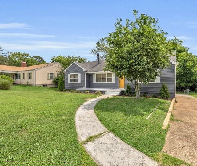 702 Marlboro Ave, Chattanooga, TN 37412 - view of front of house featuring a front yard and crawl space
