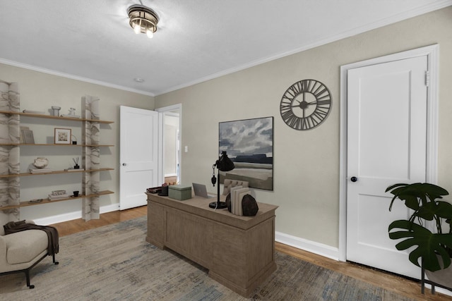 702 Marlboro Ave, Chattanooga, TN 37412 - home office with wood finished floors and crown molding