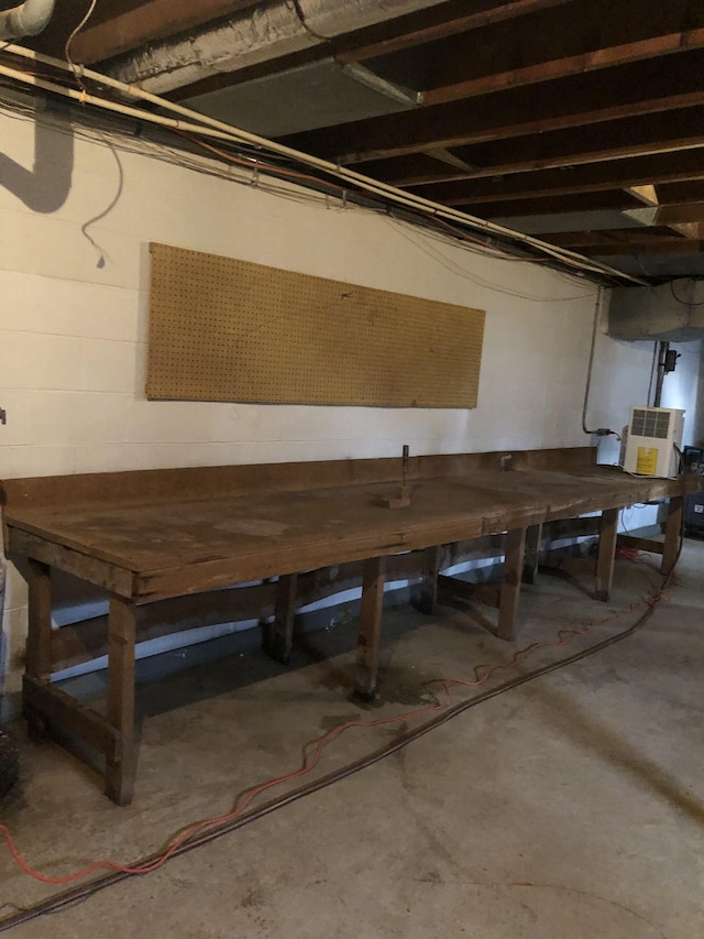 233 W Chestnut St, Puryear, TN 38251 - view of unfinished basement