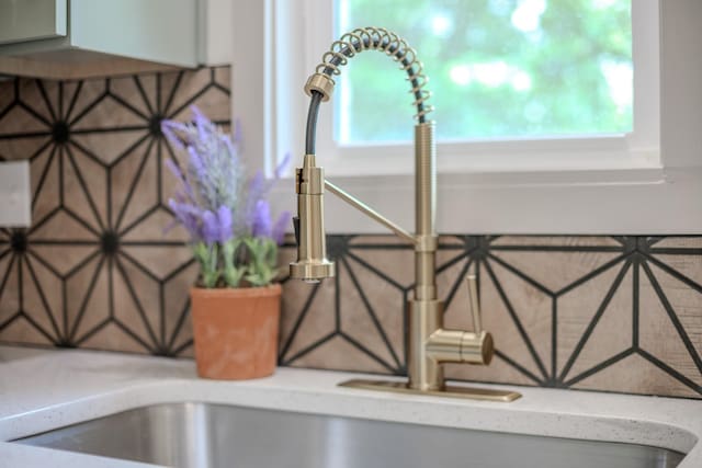 445 High Point Rd, Clarksville, TN 37042 - kitchen view of a sink