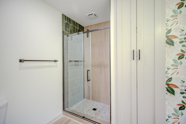 445 High Point Rd, Clarksville, TN 37042 - bathroom with a stall shower and toilet