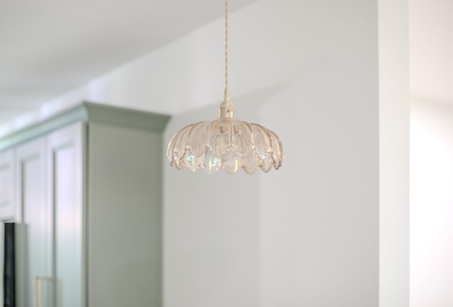 445 High Point Rd, Clarksville, TN 37042 - detailed view of a chandelier